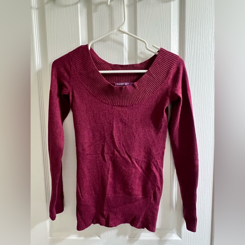 Smart Set Women's Deep Red Crew Neck Sweater